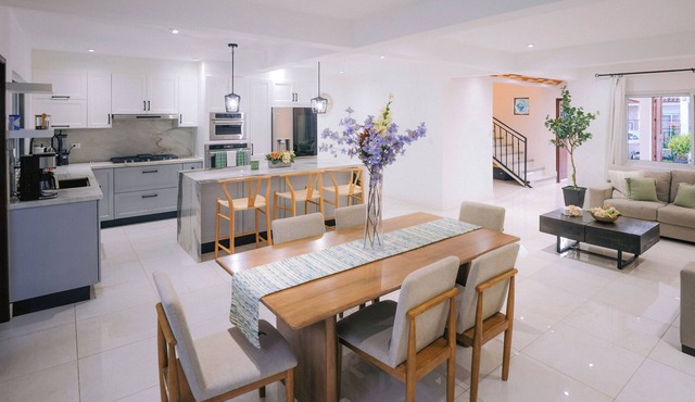 Modern house, 12 minutes from Antigua.