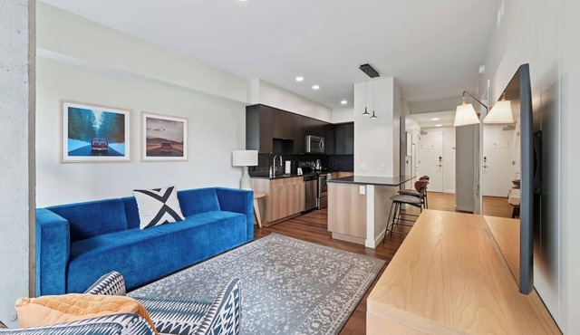 Modern 1BR w/Kitchen | Balcony | Outdoor Pool | Fire Pit | BBQ Area