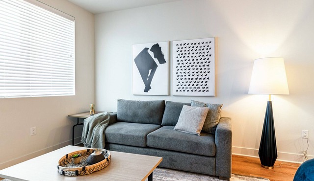 Modern Apartment in Prime Location (ID7746X05)