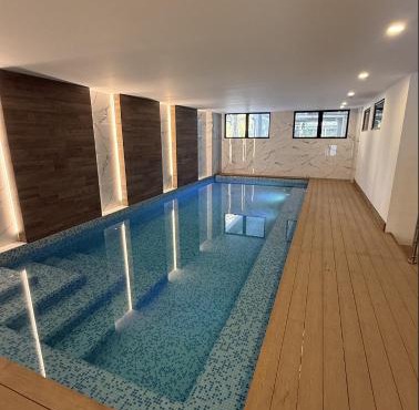 Modern Apartment with Pool & Gym Zona 15