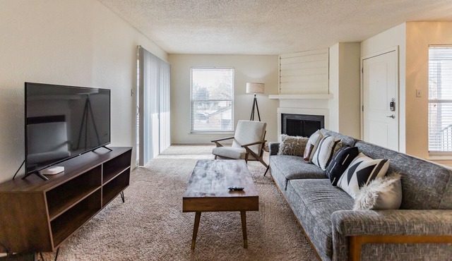 Modern Flat in the Heart of Midland!