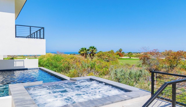 Modern Golf‑Front Villa w/Heated Pool, Hot Tub, Game Room | Club Campestre