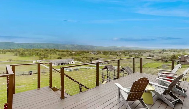 Modern Mountain Home+Hot Tub &+Scenic Views+Pets