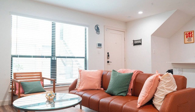 Modern Oaklawn Retreat - Medical Districtict & DT