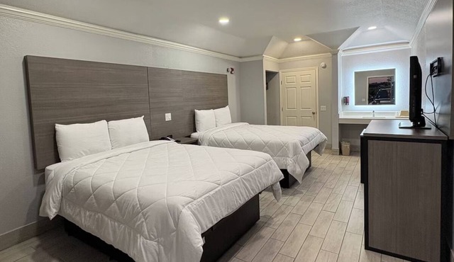 Modern Stay w/Free Parking | Willowbrook Mall – 1.5 miles away