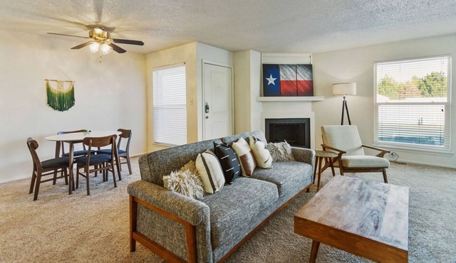 Modern Suite Just Outside Downtown Midland
