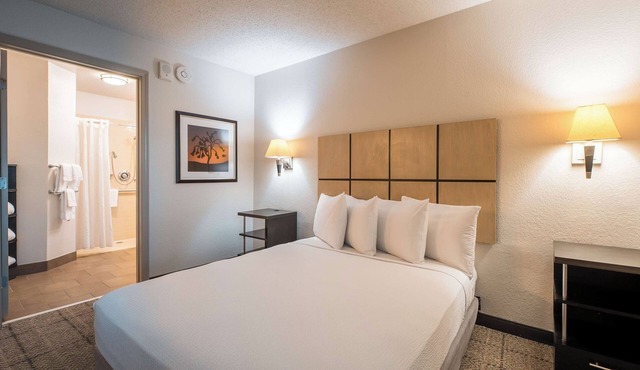Modern Suites | Family-Friendly Space | Near Botanic Garden