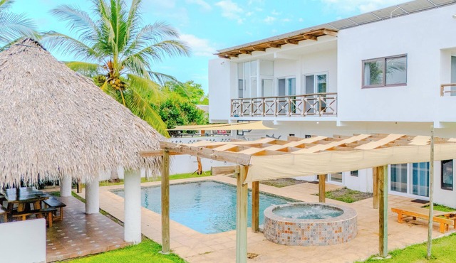 Monterrico Beach, Candelaria 1 to 2 minutes walking distance to the beach