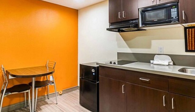 Motel 6 on Maple