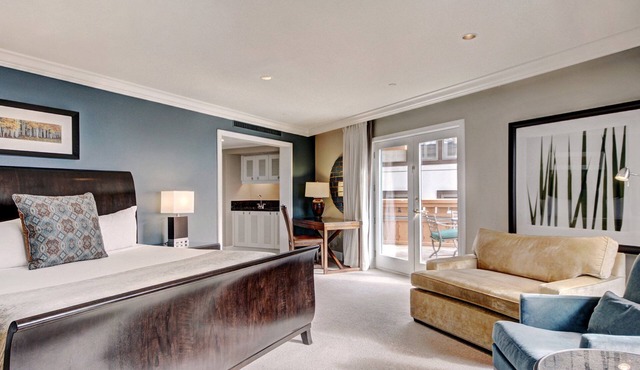 Mountain View King Suite