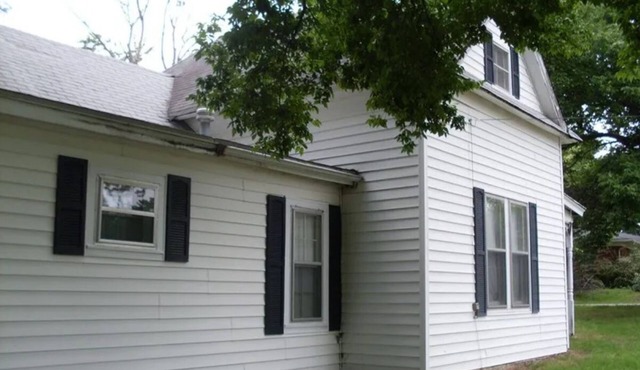 Nations Premier Solar Eclipse site, beautiful rustic house set on 1.4 acres !