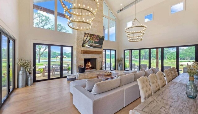 Nature, Comfort, Elegance: 162 Acre Ranch-Resort
