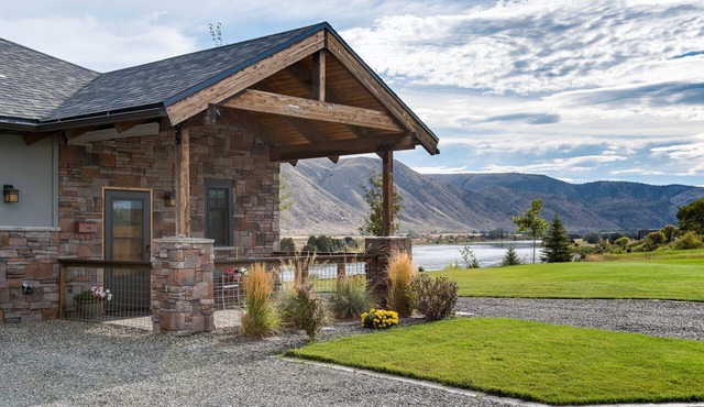 Near Bozeman~Modern Rustic Retreat~Private Guest House~On the Missouri River in Toston