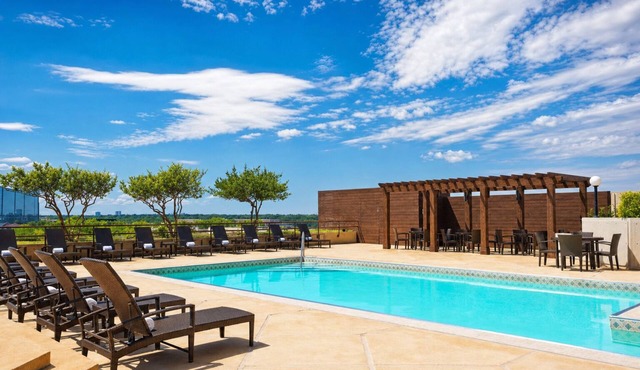 Near Dallas Park Central Mall! 2 Units, Outdoor Pool, Pets Are Welcome!