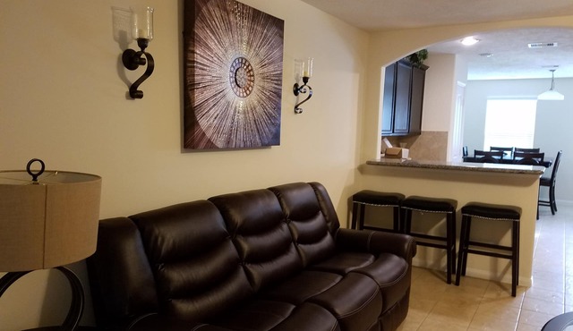 New Comfortable and Stylish Vacation Rental for your Family/Company Stay