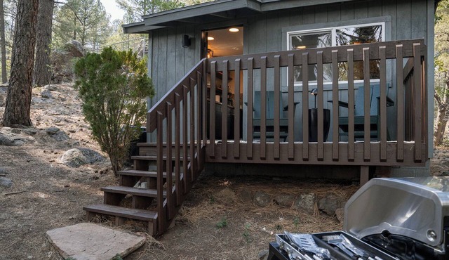 New Cozy Luxury Flagstaff Cabin in the Pines | BBQ &Firepit | Near NAU &Snowbowl