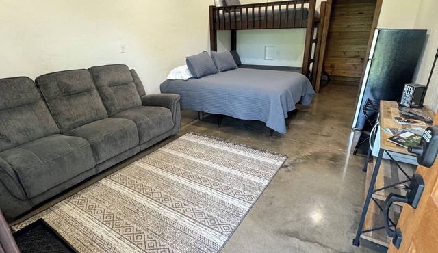 NEW Luxury Lodge in Palestine, Texas > Near Polar Express 1 of 2