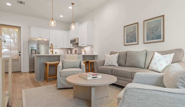 New River Ranch Retreat | King | Dining & Shopping