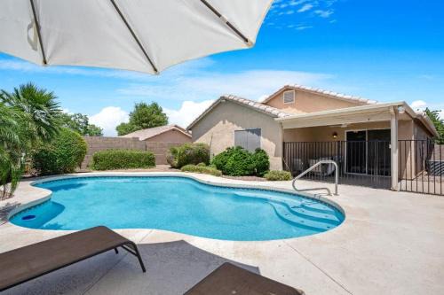 North Glendale Pool Retreat