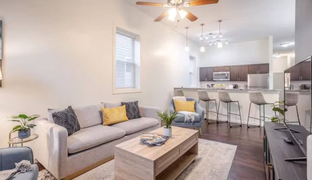 Oakley Square Sleeps 5-Fully Remodeled-Walkable in Cincinnati