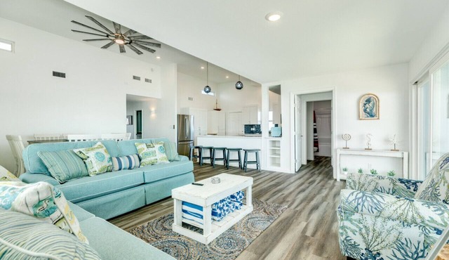 Ocean front home w/direct beach access, pet friendly and shared community pool