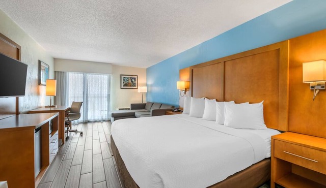 Ocean View Comfort with Pool and Parking Near Daytona Bandshell | 3 Units in Daytona Beach