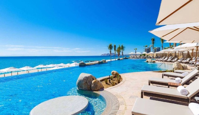 Oceanfront Luxury: Stunning 2-Bedroom Beach Escape