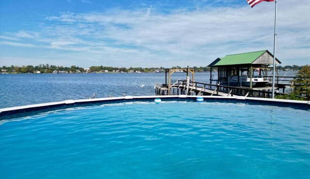 Oversized Newly Renovated Home with Pool and Private Pier! Sleeps 10!