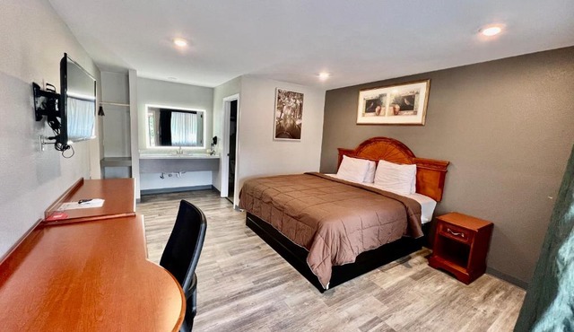 Ozark Inn & Suites