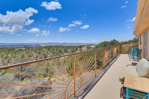 Panoramic Vistas & Pergola: Silver City Escape!