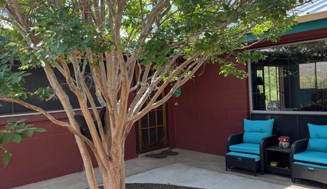 Parkside Retreat - Walk to Hot Springs & Downtown