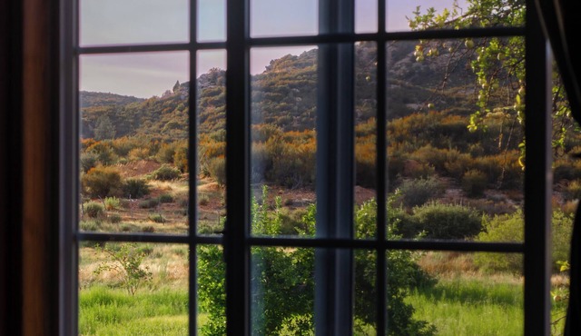 Peaceful Adobe Cabin with Scenic Views in Baja's Hidden Gem
