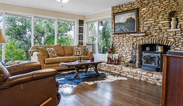 Peaceful Farm Cabin for Couples | TX Hill Country