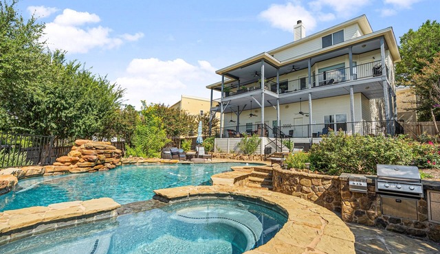Peckham Point 5 Bd Lake View Retreat w Heated Pool