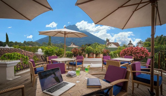 Pensativo House Hotel