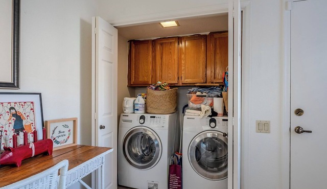 Perfect 2-bedroom townhome with AC & fireplace in Green Valley - mountain views