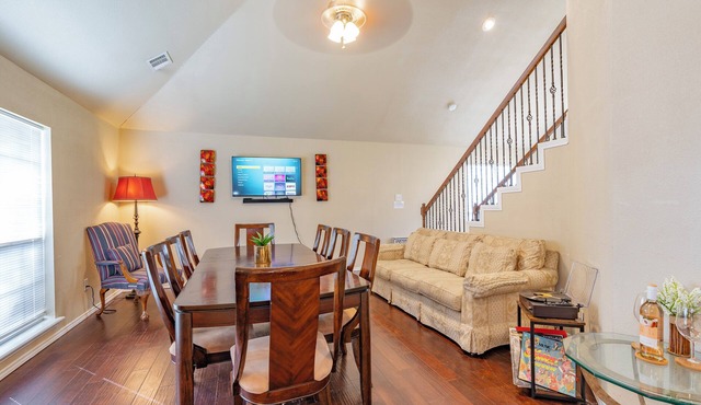 Pet Friendly 4/3 in Carrollton with Hot Tub