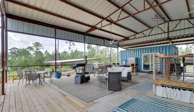 Pet-friendly Bastrop Container Home Near Hiking!