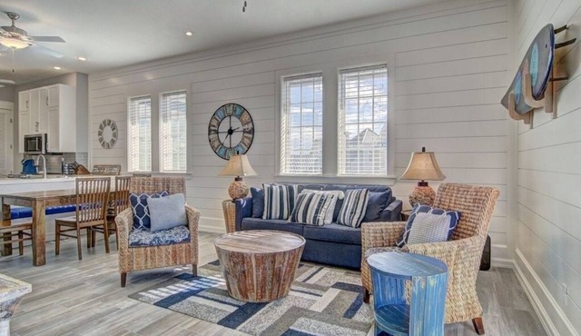 Pet-Friendly Condo w/Central Location+Resort-Like Amenities@Cinnamon Shore