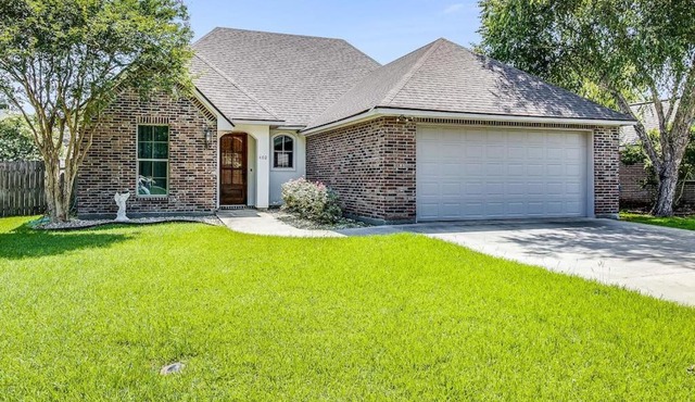 Pet friendly,king bed,jacuzzi tub,separate shower