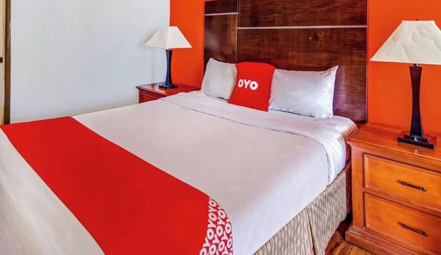 Pet-Friendly Room for Travelers Near Popular Parks - Helmers and Upjohn!