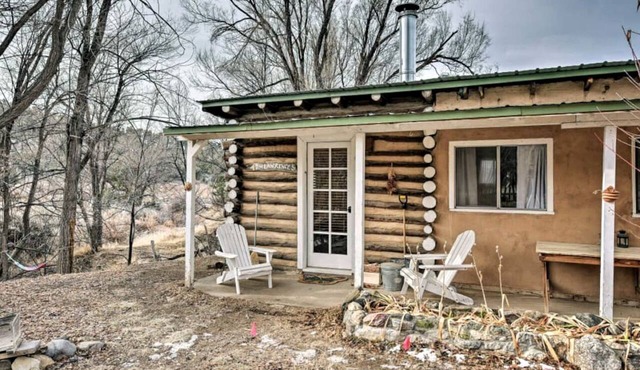 Petite Log Cabin on Organic Farm in New Mexico