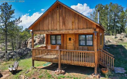 Phantom Canyon Resort