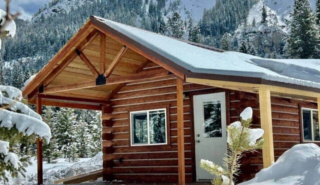 Pilot Peak Cabin