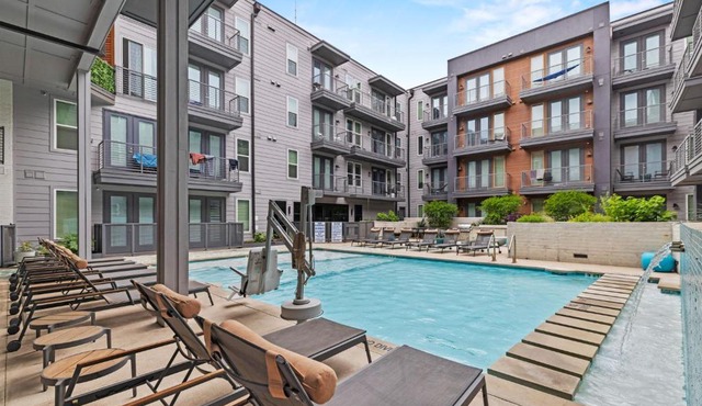 Placemakr Austin Downtown, Apartments by Hilton