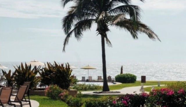 Playa Grande Penthouse, 3BR Condo + 1500 sqft Patio