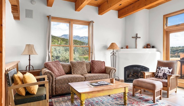 Plush Adobe - 2-BR, 2-Bath townhouse, double-living rooms, cook's kitchen, cedar deck, garden