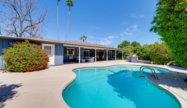 Pool & Outdoor Kitchen: Home 10 Mi to Dtwn Phoenix