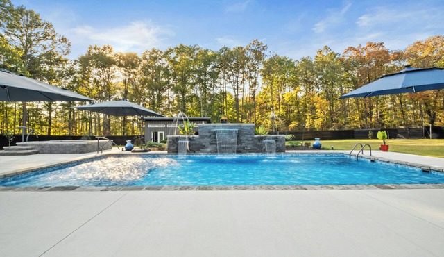 Poolside Adults-Only Escape – Hot Tub, Fire Pit Near Lake Ouachita-Home 2