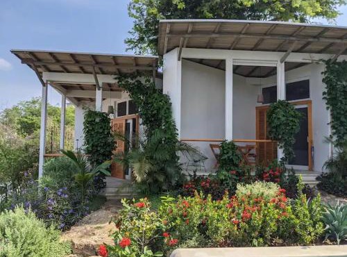 Poolside Cabaña Studio with stunning ocean view